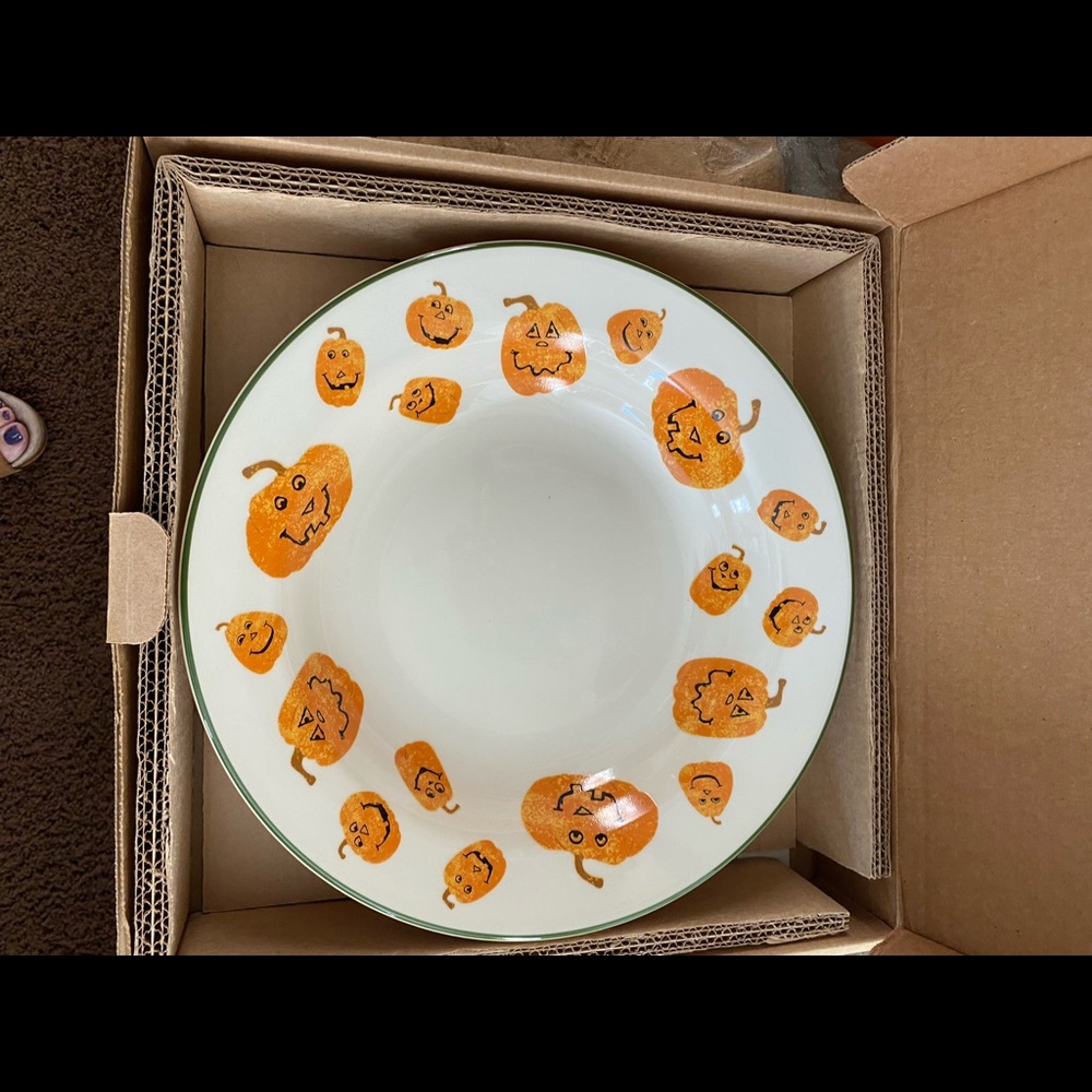 Retired Longaberger Halloween Treats Bowl 🎃